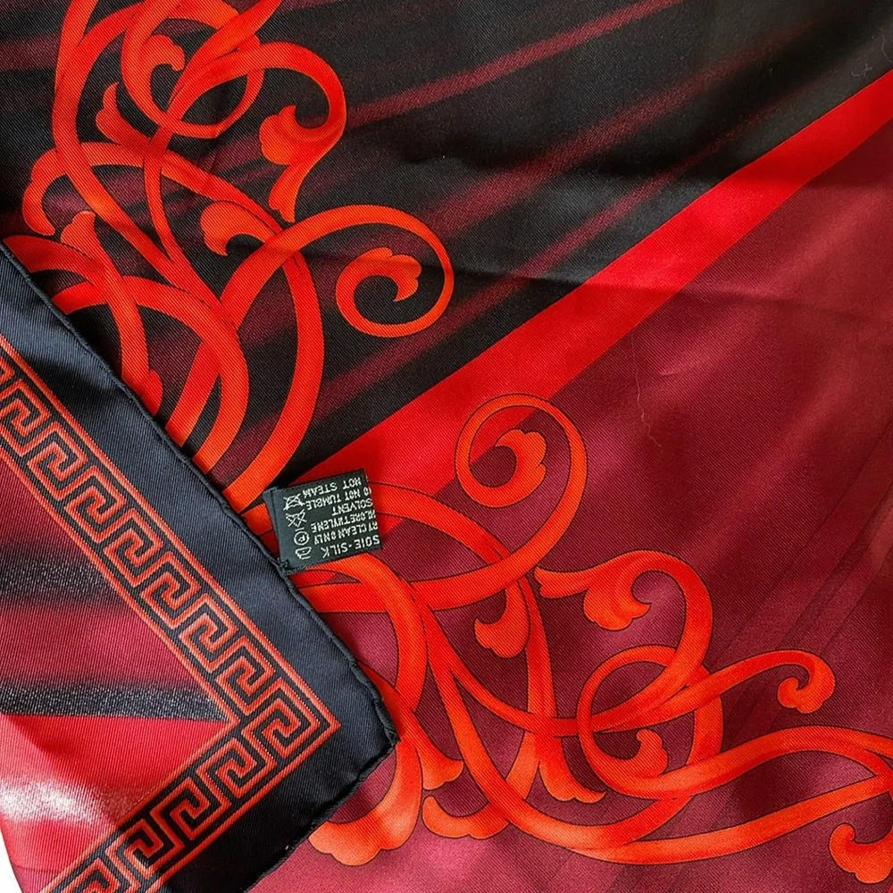 Vintage, Versace Medusa red and black silk scarf - Picture 5 of 9